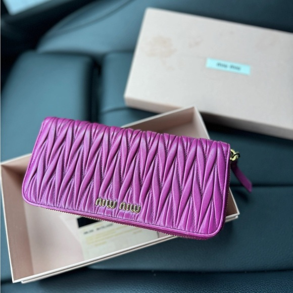 Miumiu wallet